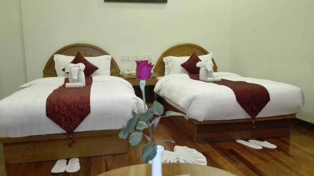 Hotel Dingar Mandalay Exteriör bild