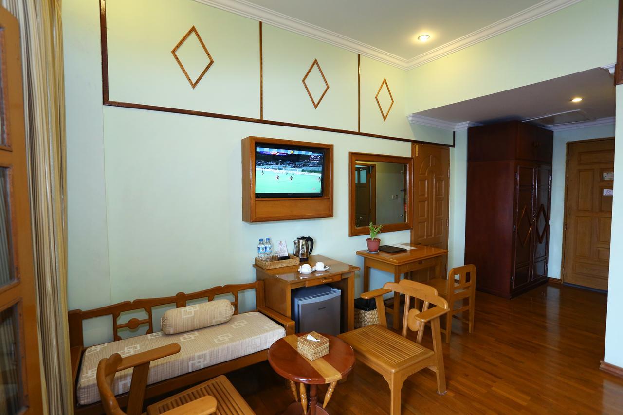 Hotel Dingar Mandalay Exteriör bild